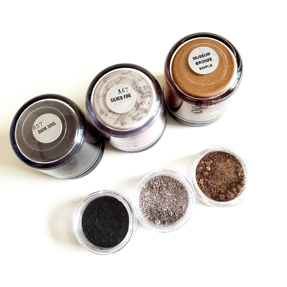 MAC Pigments Samples Set Dark Soul Silver Museum - Picture 3 of 3